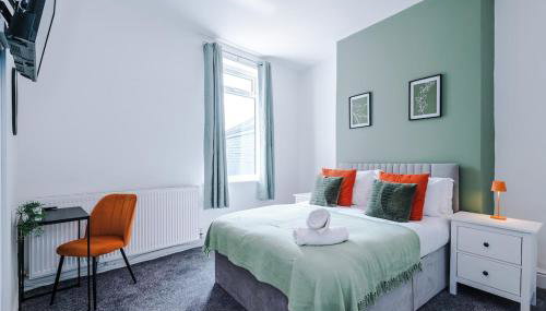 NEW! Modern 3-Bed House, Free Parking, Fast Wi-Fi & Easy Manchester Access - Foto 3