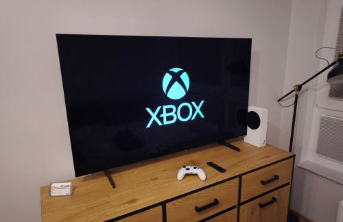 W Centrum Luksusowy Apartament, Duży Parking, Zameldowanie 24h, FV, Ekspres, XBOX, Klimatyzacja, Dwie Sypialnie, Kuchnia i Salon, Samo centrum miasta, - Foto 4