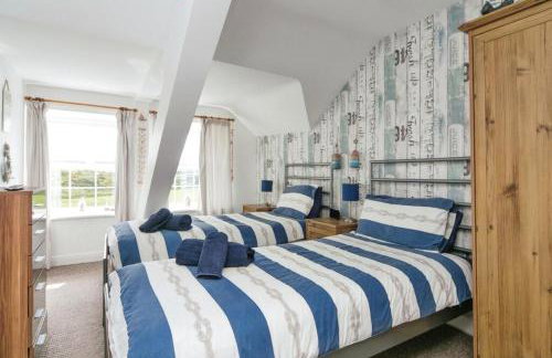 The Penthouse at Beach Court - Photo 10