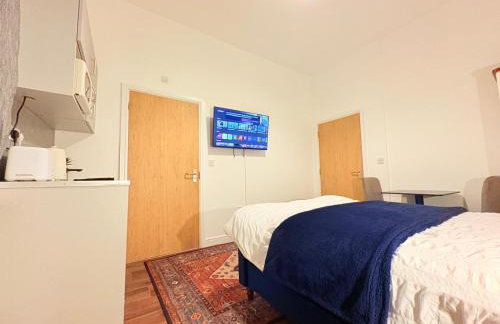 Stylish studio 8,Weekly, Monthly stay deals,Parking,Contractors,NHS,Families, Relocators, nr Sandwell hospital - Foto 10
