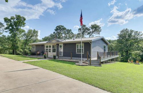 Outdoor Kitchen and Hot Tub Table Rock Lake House - Foto 3