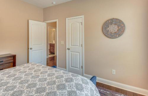 Waterfront Lake Hartwell Retreat with Indoor Hot Tub - Foto 16