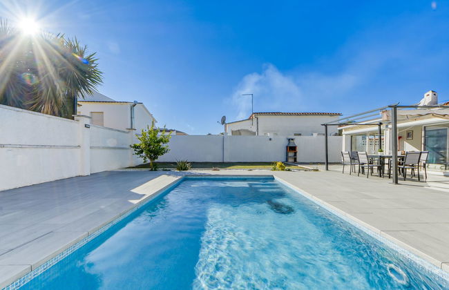 3 bedroom House in Castelló d'Empúries with private pool and garden - Photo 30