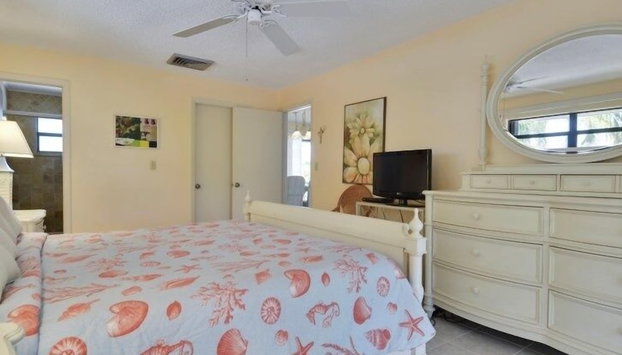 Beautiful 2 bedroom with Boat Slip 2 Home by RedAwning - Foto 3, Habitación