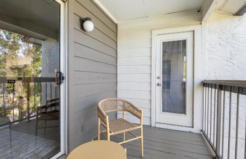 Landing Stunning 2BD Tennis Court Gym - Photo 21