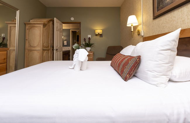 Olympic Village Inn - Photo 6