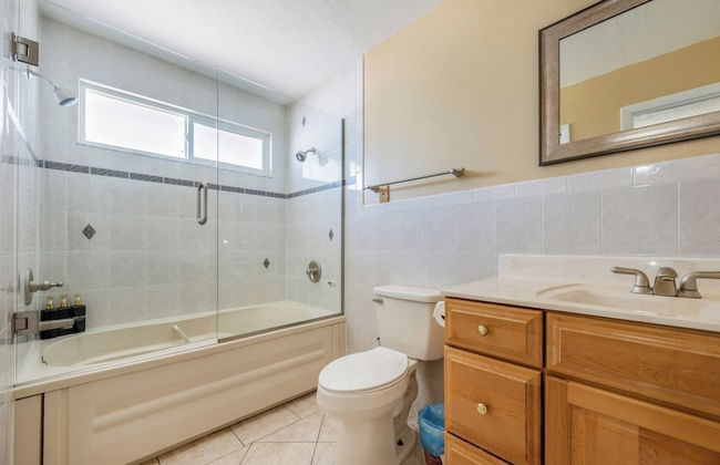 Renovated 3BR Dog Friendly Pond View W/D - Foto 27