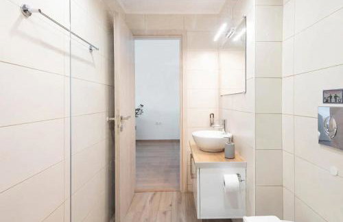 Boutique Studios near Airport - Foto 29