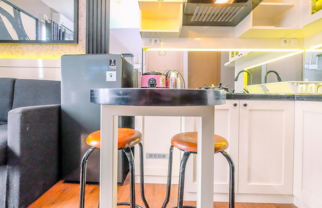 Modern Look 2BR at 28th Floor Podomoro Golf View Apartment - Photo 11