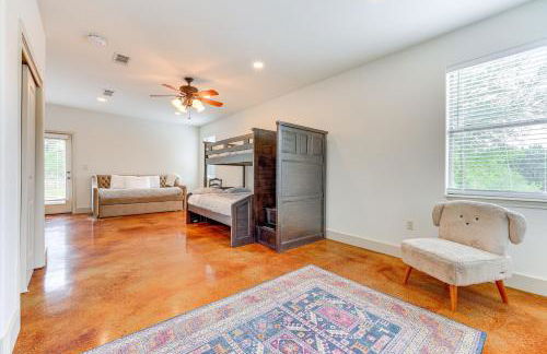 San Marcos Home with Fire Pit about 10 Mi to Downtown! - Photo 15