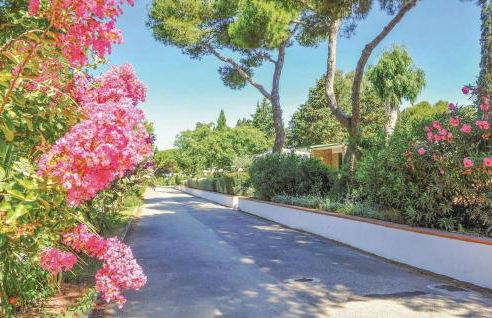 Two-Bedroom Holiday Home In Baia Domizia Saurunca - Foto 12