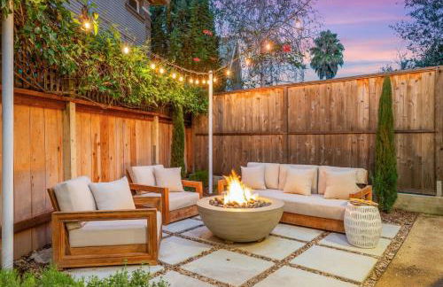 1884 Elegant Home Fire Pit, Tesla Tech, Near DT - Foto 1