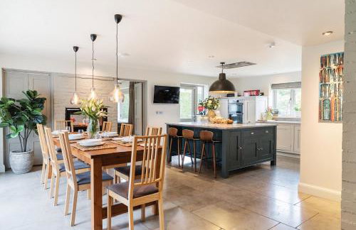 Luxury Countryside Retreat with Pool Surrey Hills Escape - Pass the Keys - Foto 8