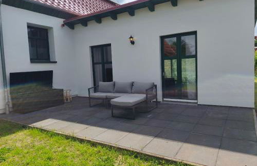 Modernes Ferienhaus mit 4 separaten Appartements, je mit vollausgestatteter Küchenzeile und eigenem Bad, 2 Gehminuten zum Badesee, Garten, Grillplatz, Kinderspielbereich, Hunde sind willkommen - Foto 35