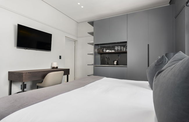 One Calais Luxury Apartments - Photo 61