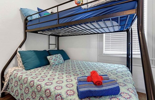 Small Town Retreat- 5br- Movie Theater Room - Foto 16