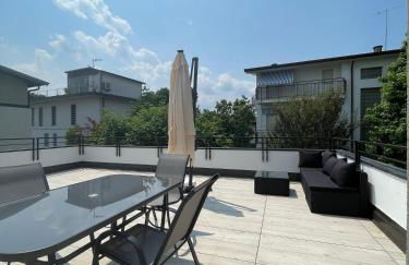 LA TERRAZZA - Very Quiet - Free park - 3 min from Varese center and lake - AIR Conditioning - Cycling friendly - Foto 1