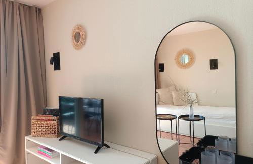 T1 Bis avec piscine vue golf et montagnes - Foto 13