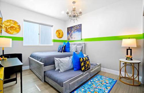 E - 2 Homes - Sleeps 26 by Universal - Patio -Games - FIFA SoFi World Cup - Foto 33