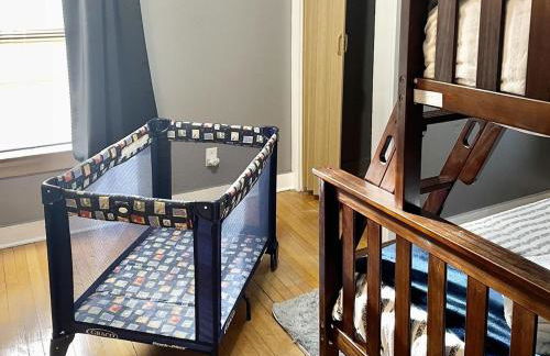 Spacious Home with In-Unit Laundry, Parking, 1GB WiFi, & Patio Deck - Foto 13