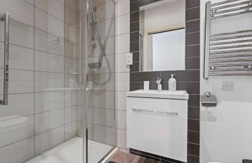 Leeds Stylish City Flat - Sleeps 8 - 2 mins to City Centre - Foto 18