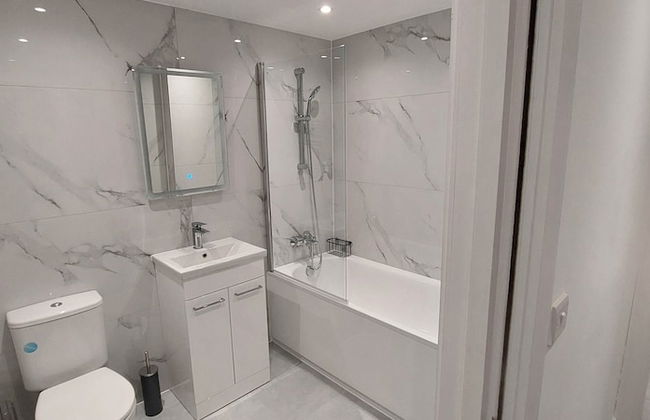 Modern 3 Bedrooms Apt. 01 - Camberley - Foto 1