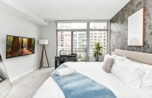 Urban 2BR Oasis with Scenic Rooftop and Gym - Foto 74