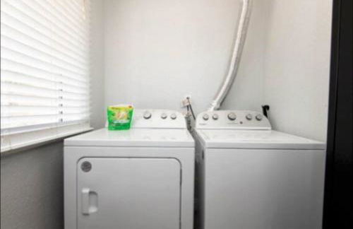 Charming 2BR Condo with Onsite Parking Included - Foto 4