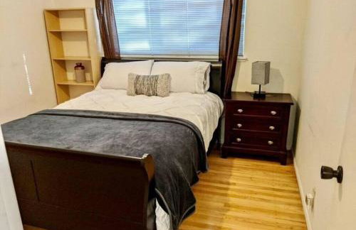 SunHouse 1410sqft BBQ 3xTVs Pets W/D Backyard - Photo 27