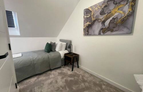 3 Bedroom New House Sleeps 5 with FREE Parking&WiFi-B - Foto 8