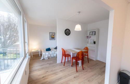 LE DAUPHIN - Place parking privée gratuit - WIFI et TV - Foto 16