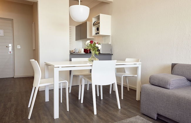 First Group Riviera Suites - Photo 29