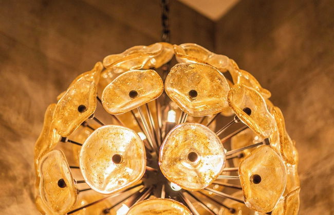 Luxe Weho Villa, Walk to Melrose Ave, Pool + Hot Tub North Vista by Avantstay - Photo 23