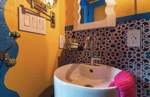 HostWise Stays - Le Petit Riad, A Moroccan Oasis - Foto 14