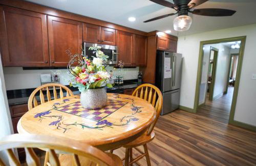 Historic Sears River Home (Main Level) on 10 Acres - Foto 68