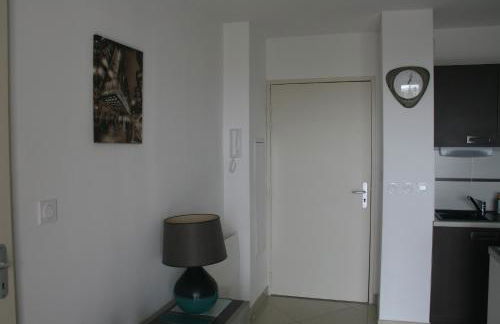 T2 moderne avec terrasse proche de la plage - Foto 4