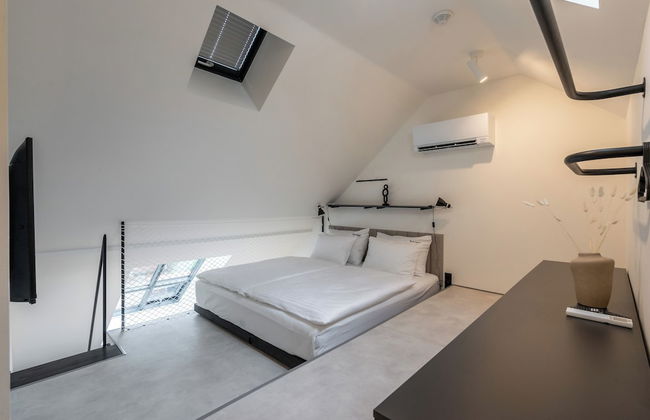 HONEST Karlín - Foto 31