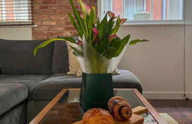 Cosy 2 Bed Retreat with FREE Secure Parking - Foto 5