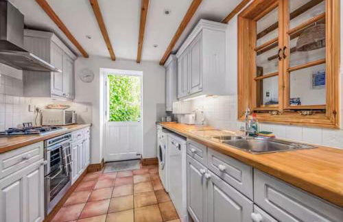 Charming Family Stables Conversion - Pass the Keys - Foto 3