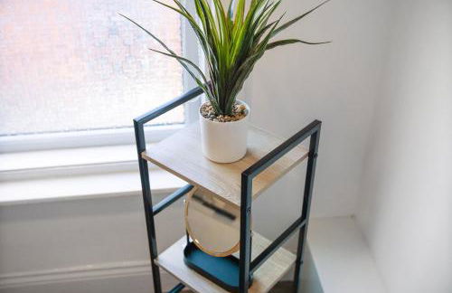 Spacious & Modern Oasis, 4-Bed House, Sleeps 7 - Foto 17