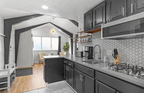 Lawrenceville Central !1 Modern and Cozy One Bedroom Apartment with Free Street Parking - Foto 4