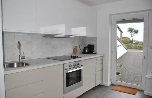 Bright & relaxed beach front studio flat - Photo 8