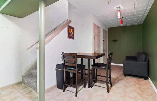 Fun 3 BR Home in Ohio City Game Room Sleeps 11 - Foto 9