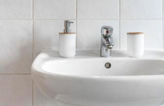 LeHaStays - Apartment Buckau 14 I Küche I WLAN I SmartTV I Innenhof - Photo 10