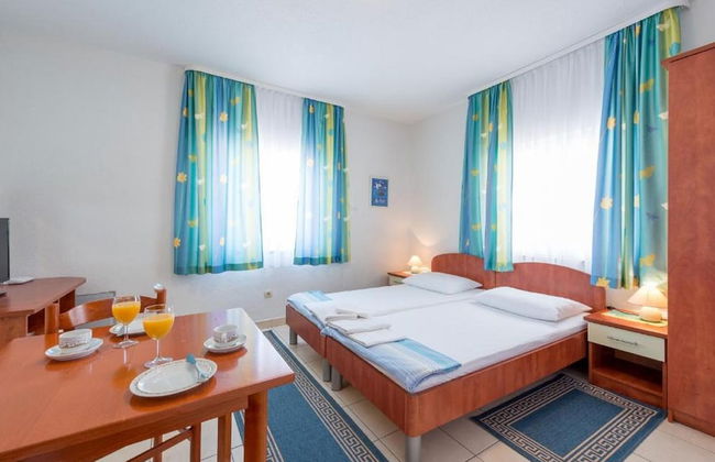 Villa Borna Apartments - Photo 8