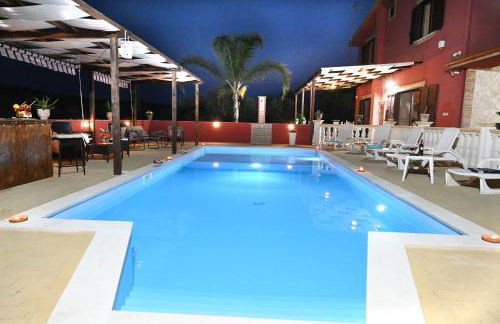 Villa Radiosa In Sicily with private fenced pool, Please read, leggete, HOST INFO for correct cost - Foto 46