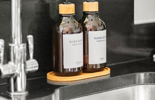 Stylish Innsworth home with garden & parking - Photo 20