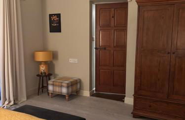 Courtyard House- Luxury Holiday House with floodlit Tennis court - Foto 52