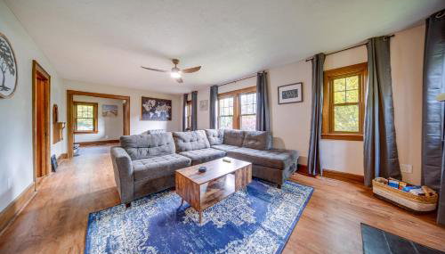 Central Erie Vacation Rental about 2 Mi to Beach! - Foto 5