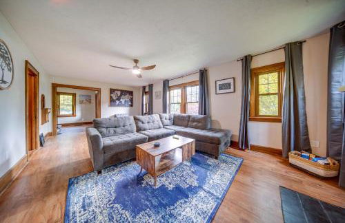 Central Erie Vacation Rental about 2 Mi to Beach! - Foto 5